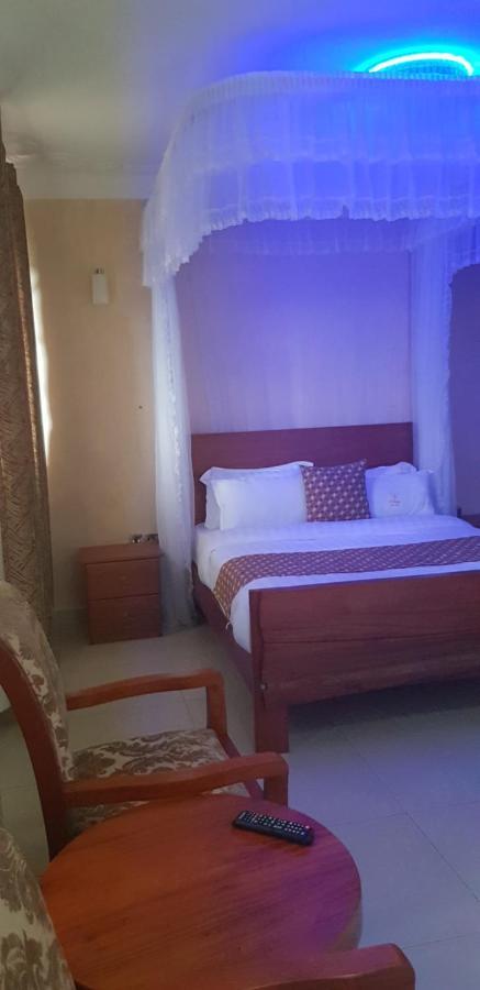 Fort Heights Homestay Fort Portal Bagian luar foto